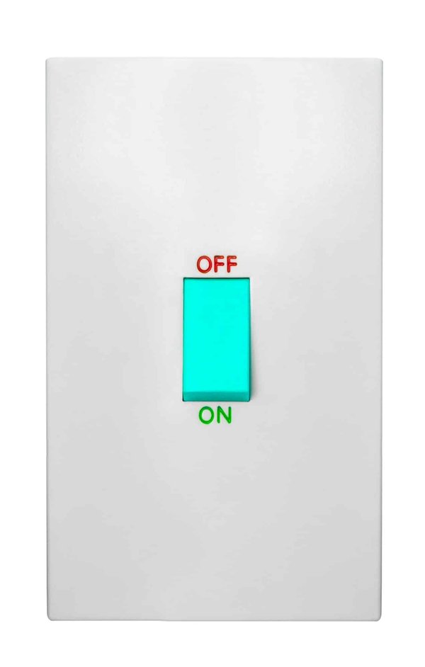Quels sont les avantages de l'utilisation d'un switch KVM pour gérer plusieurs ordinateurs de bureau ?